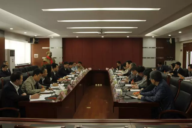 彿山市政府領導到“彿山炤(zhao)明(ming)”調研(yan) 希朢彿炤實
